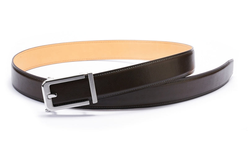 Are Thin or Thick Belts in Style in 2026? Both — Here's How