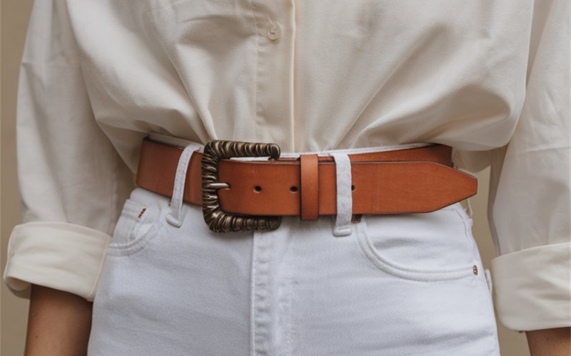 Are Belts in Style in 2025 with Jeans for Women? ( Quick Guide)