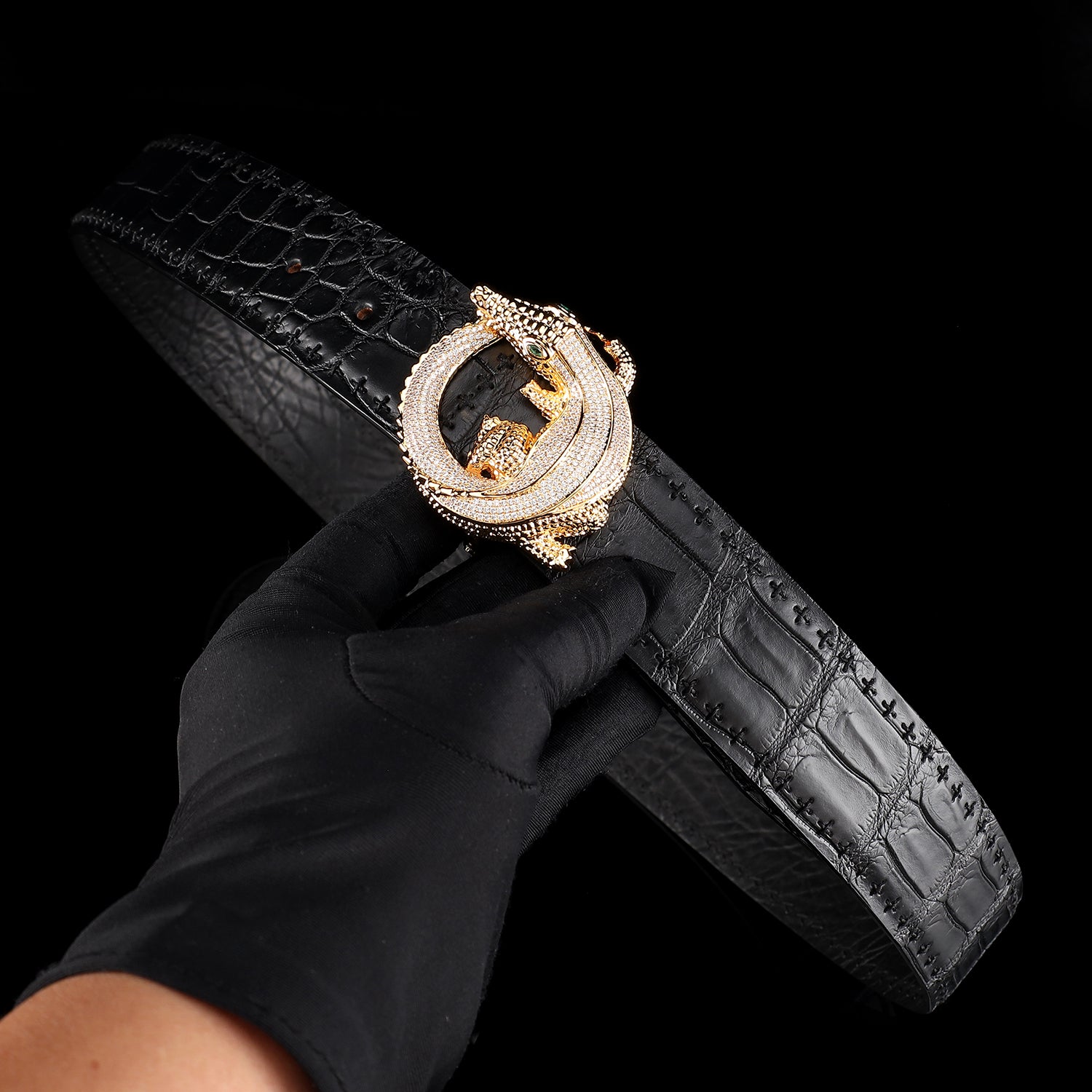 Black Crocodile Leather Belt -Unique BELT Buckle — detail close-up | BELTLEY