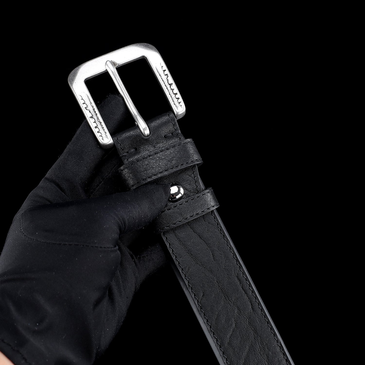 Black Everyday Belt for Men-Full Grain — reverse side | BELTLEY
