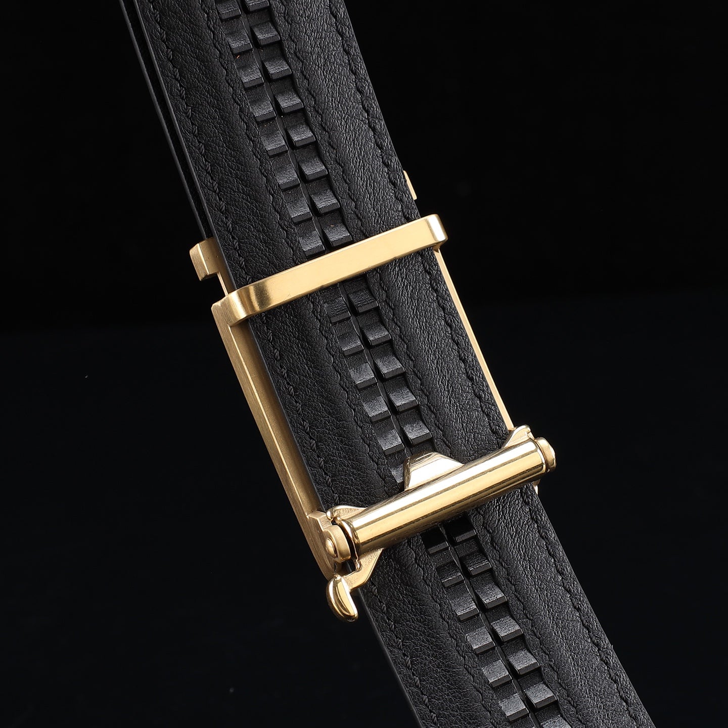 BELTLEY Black Sueded Nile Crocodile Leather Belt