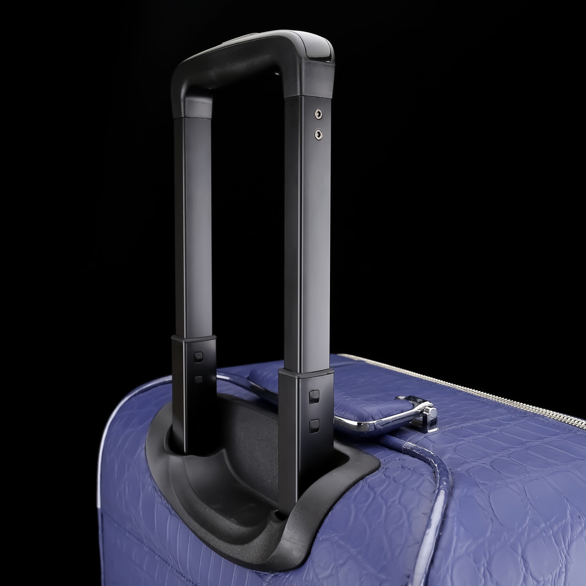 BELTLEY Blue Nile Crocodile Spinner Luggage