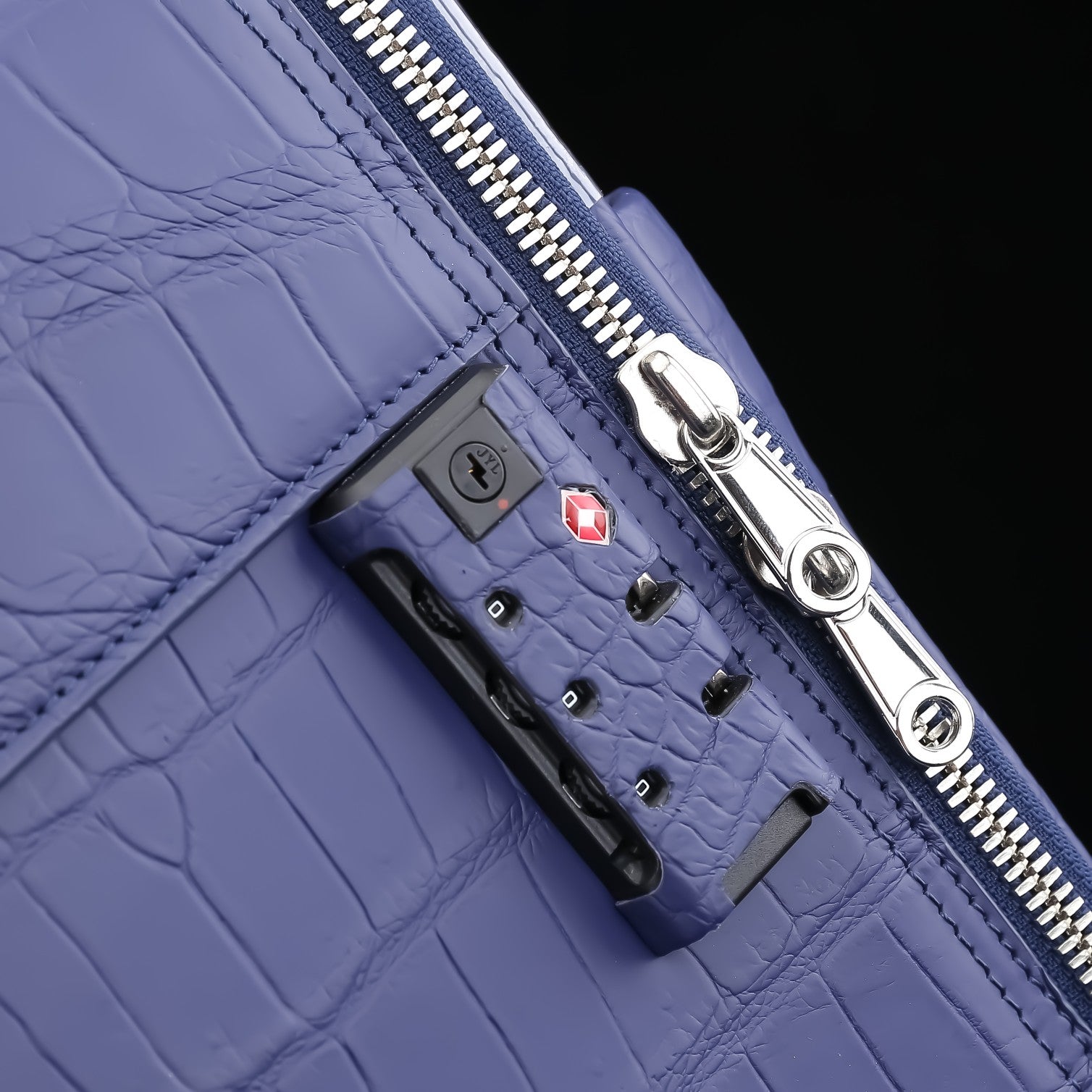 BELTLEY Blue Nile Crocodile Spinner Luggage