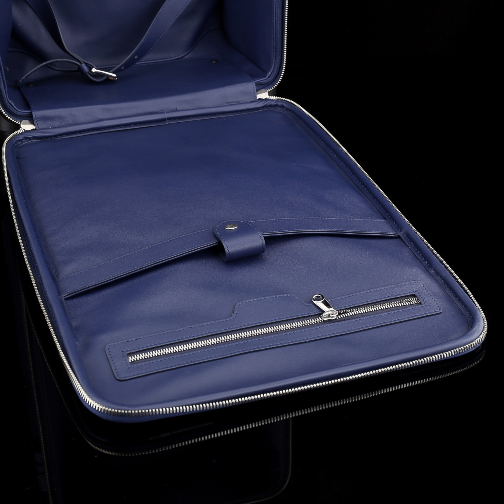 BELTLEY Blue Nile Crocodile Spinner Luggage