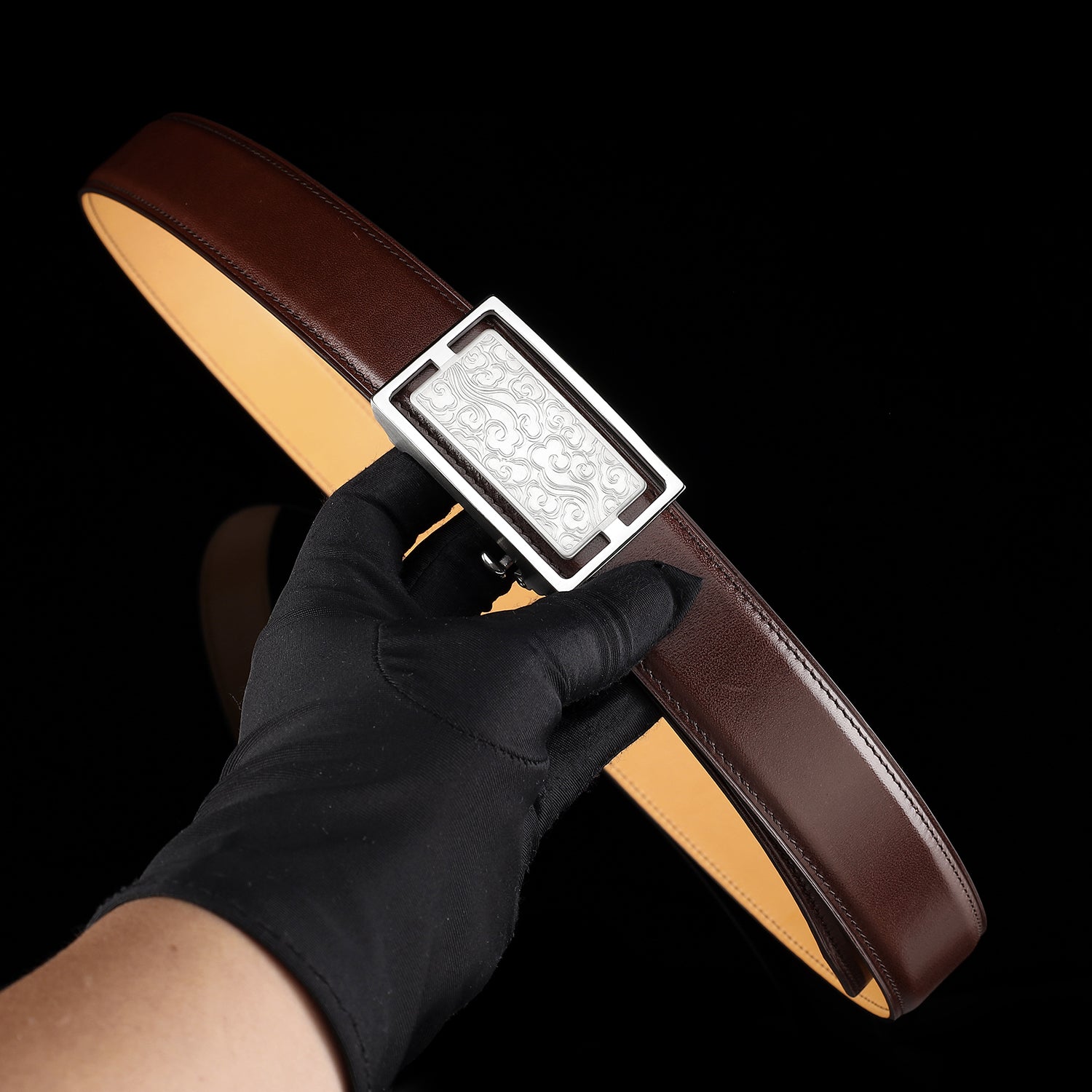 BELTLEY Calfskin Leather Belt with Cloud-Inspired Buckle
