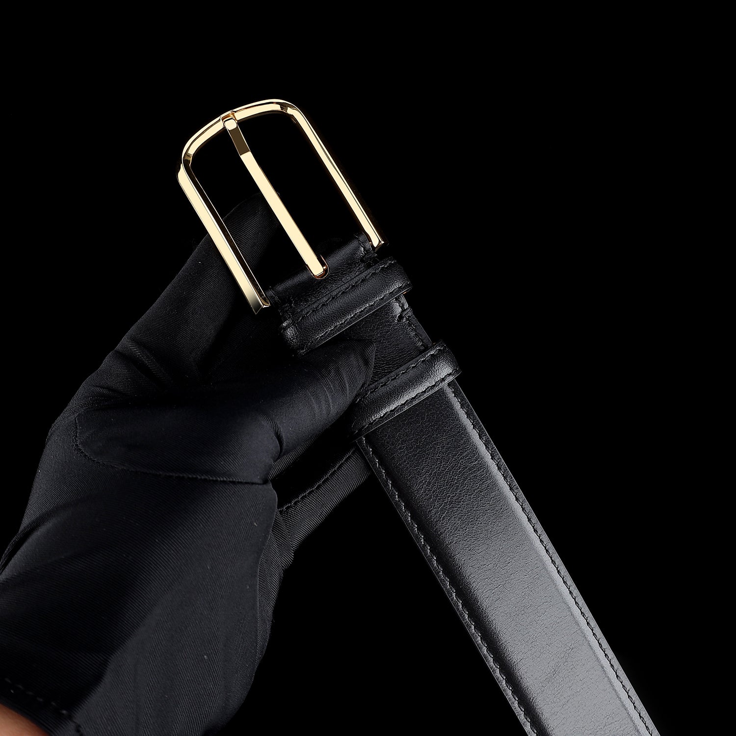 Classic Calfskin Leather Dress Belt – 1.38 Inches — detail close-up | BELTLEY