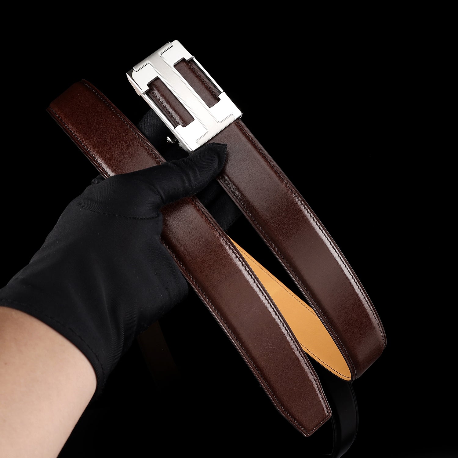 Classic Full-Grain Calfskin Leather Belt with “H” Buckle — detail close-up | BELTLEY