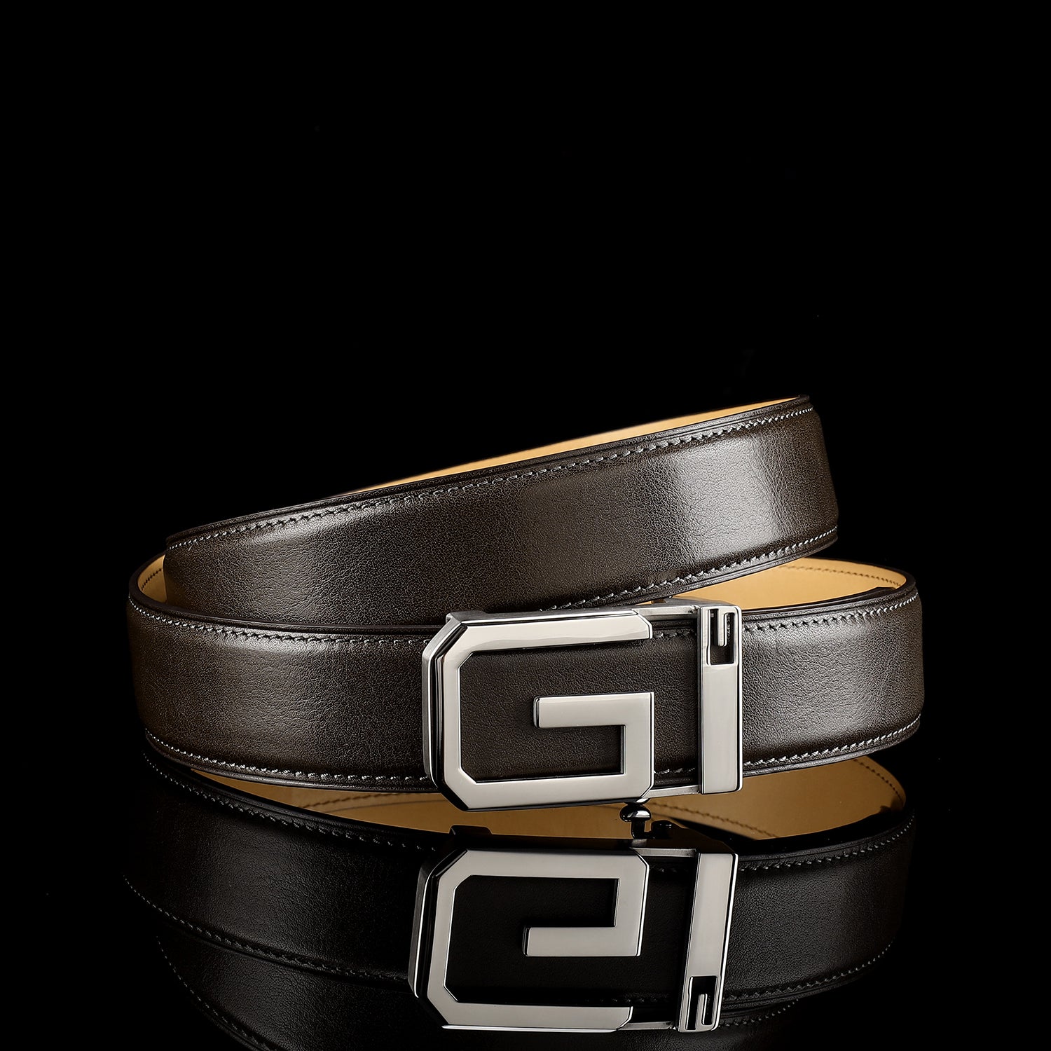 Brown Full-Grain Calfskin Leather Belt with Signature “G” Buckle — detail close-up | BELTLEY