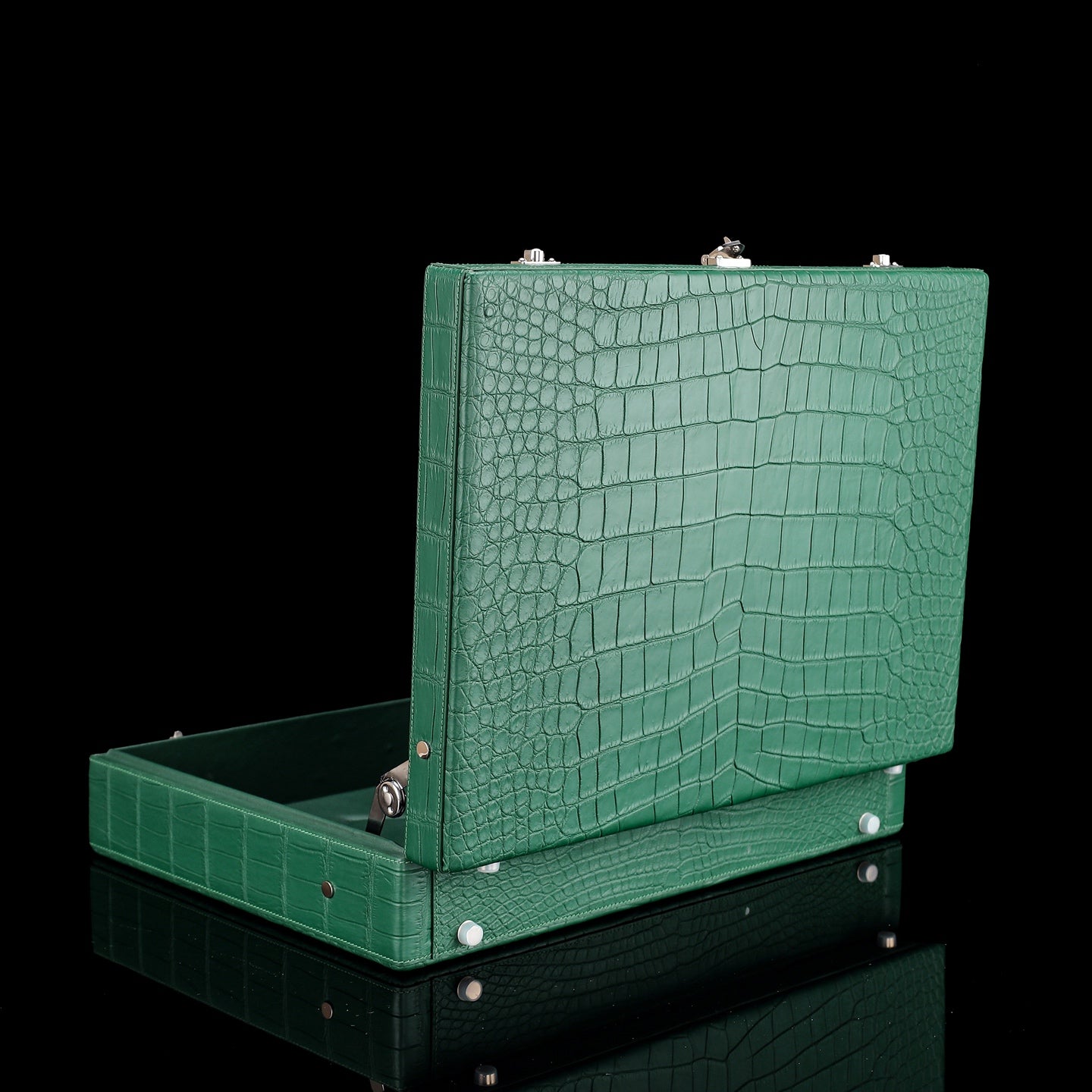 BELTLEY Green Nile Crocodile Briefcase – Structured Multi-Compartment & Versatile Carry Design