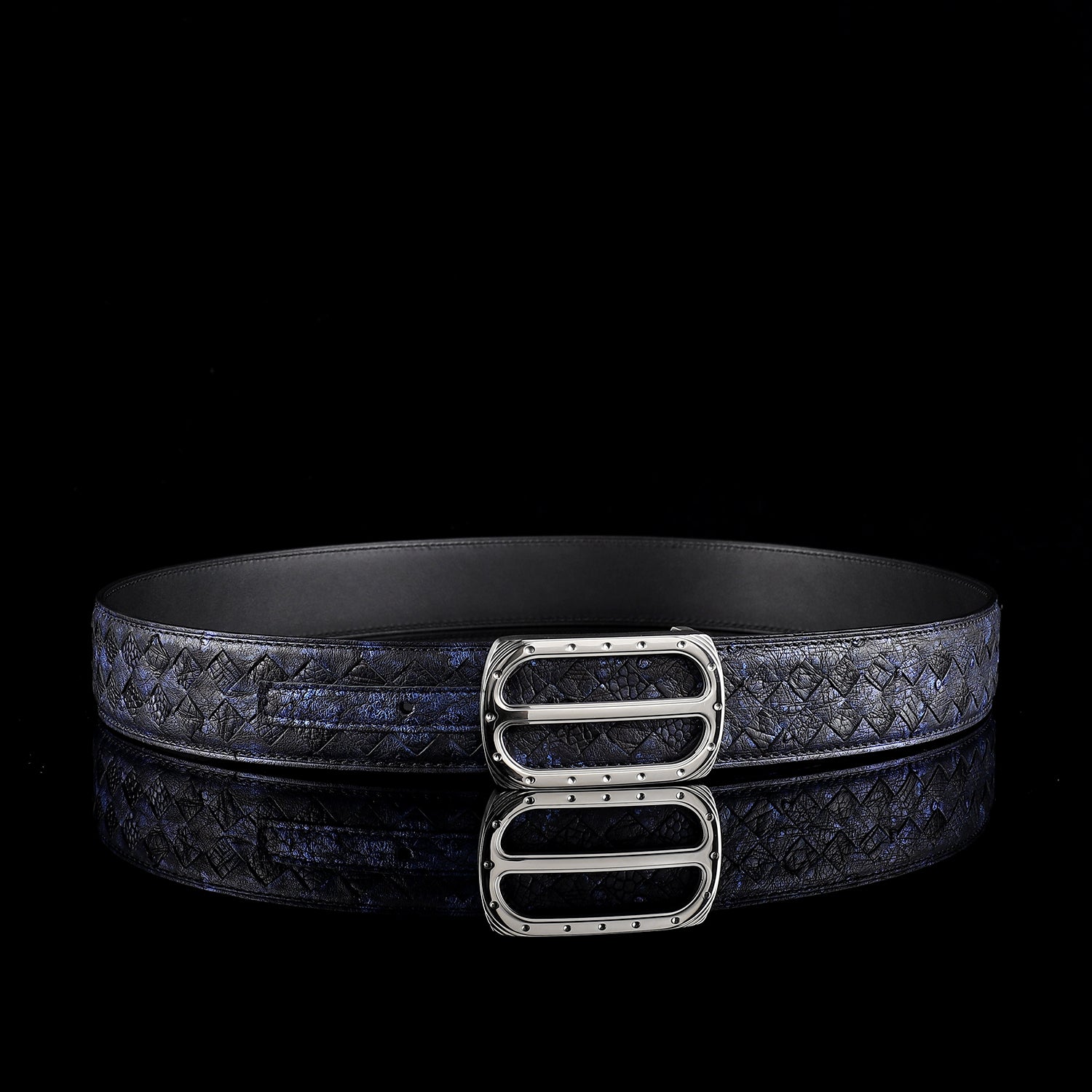 Handwoven Ostrich Leather Belt – Hand-Finished Patina, Plaque Buckle, 1.5" — edge detail | BELTLEY