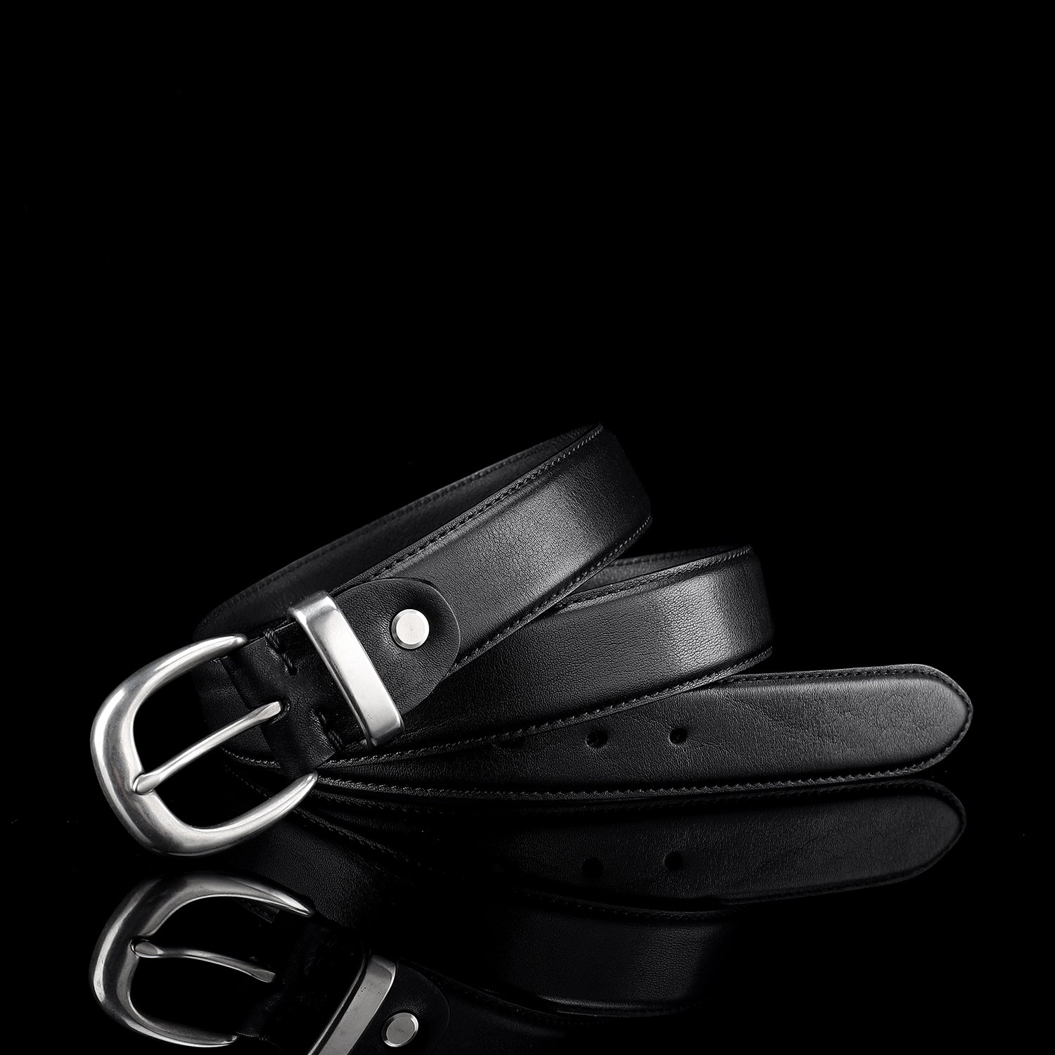 BELTLEY Women's Classic Black Leather Belt