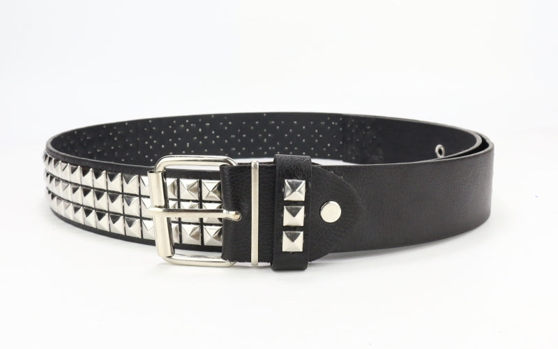 Are Studded Belts Allowed in School? ( It’s Complicated… )