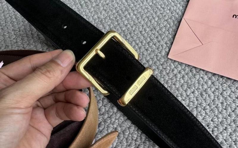 How to Wear a Suede Belt with Leather Shoes Like a Fashion Influencer