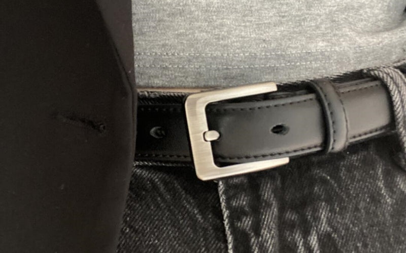 Is a Wide or Narrow Belt Better with Jeans? The Denim Dilemma Solved