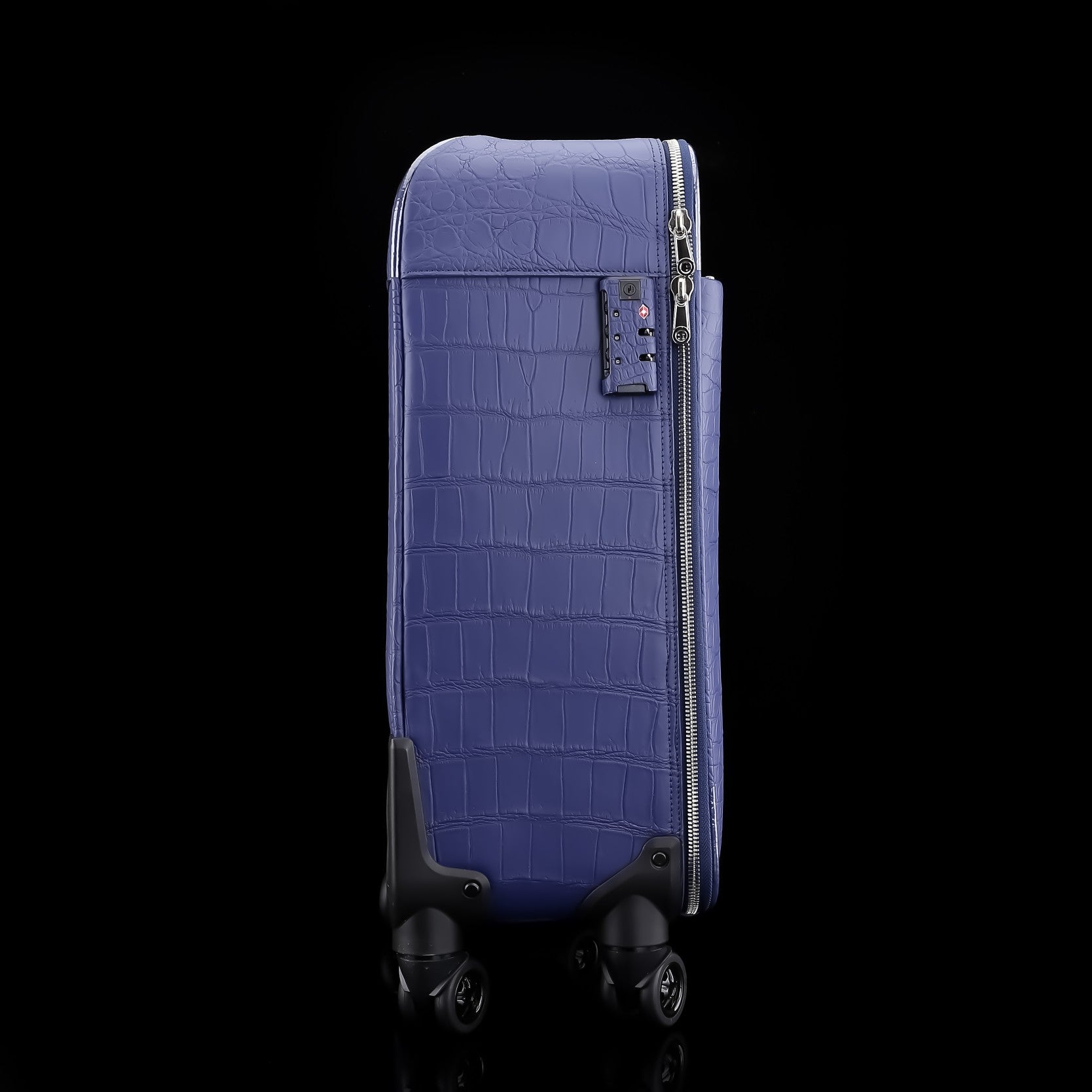 BELTLEY Blue Nile Crocodile Spinner Luggage
