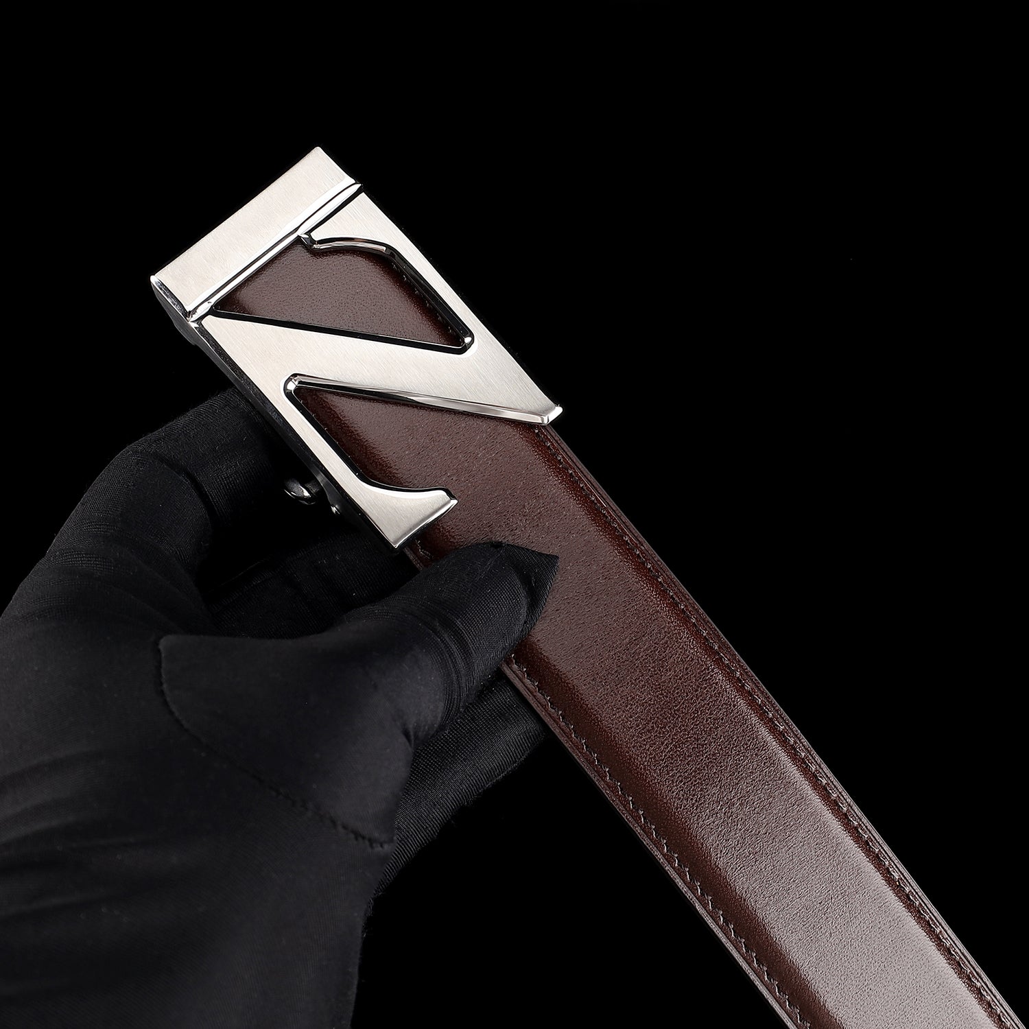 Classic Full-Grain Calfskin Leather Belt with “Z” Buckle — detail close-up | BELTLEY