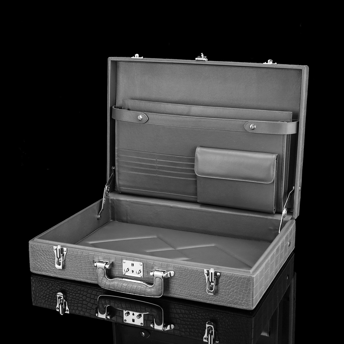 Gray Nile Crocodile Briefcase: Versatile Storage, Multifunctional Elegance — additional view 15 | BELTLEY