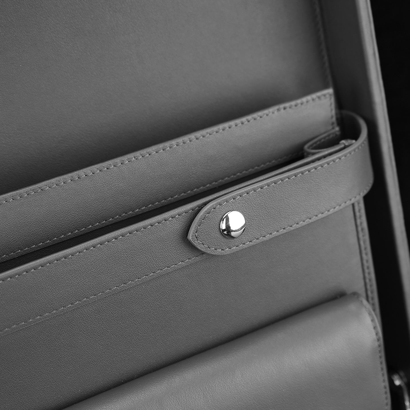 Gray Nile Crocodile Briefcase: Versatile Storage, Multifunctional Elegance — side detail | BELTLEY