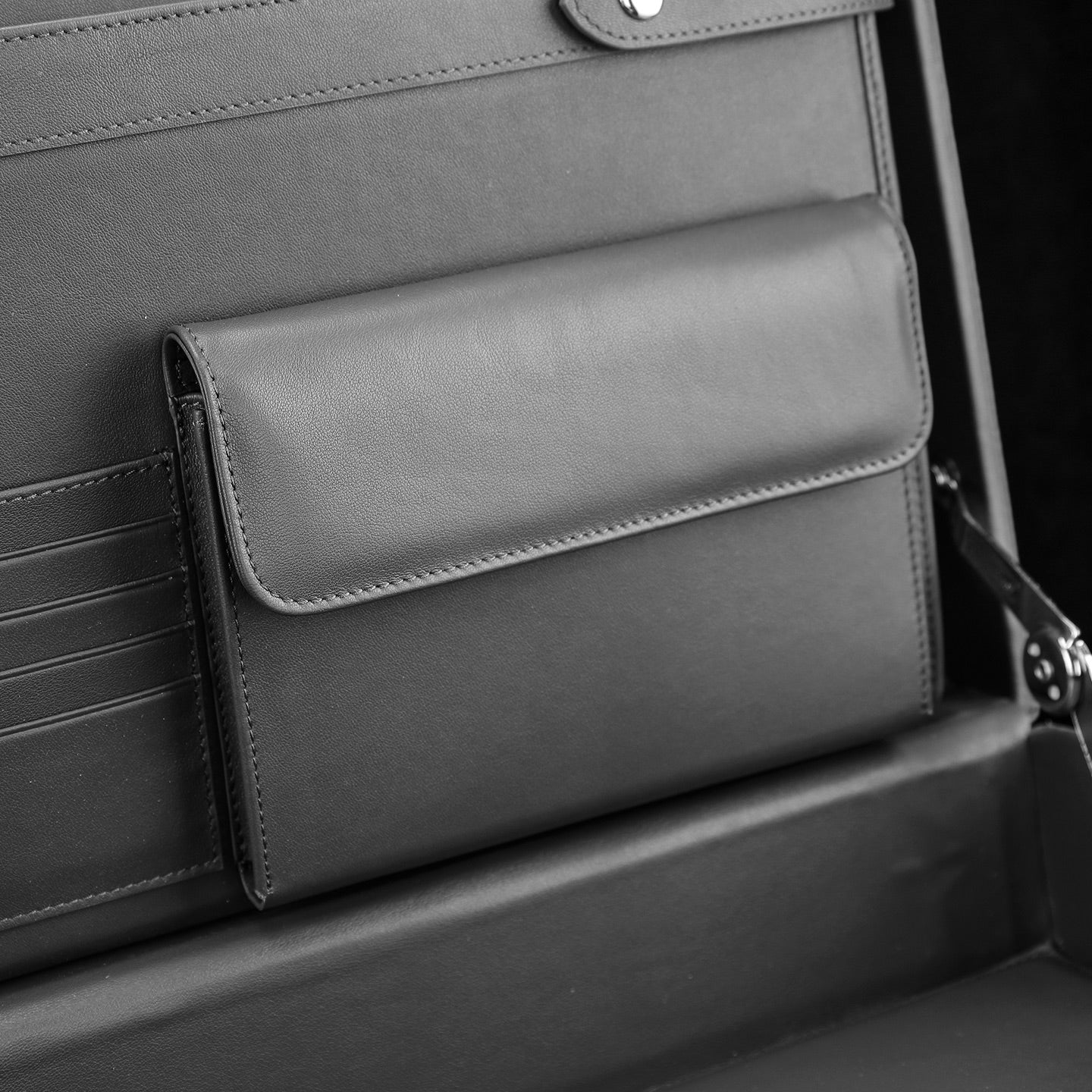 Gray Nile Crocodile Briefcase: Versatile Storage, Multifunctional Elegance — edge detail | BELTLEY