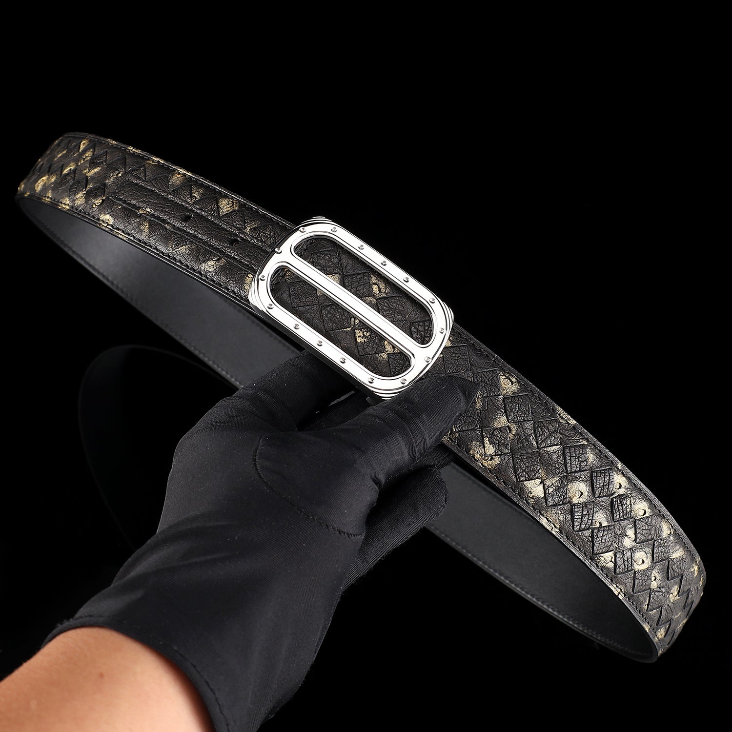 Handwoven Ostrich Leather Belt – Hand-Finished Patina, Plaque Buckle, 1.5" — buckle close-up | BELTLEY