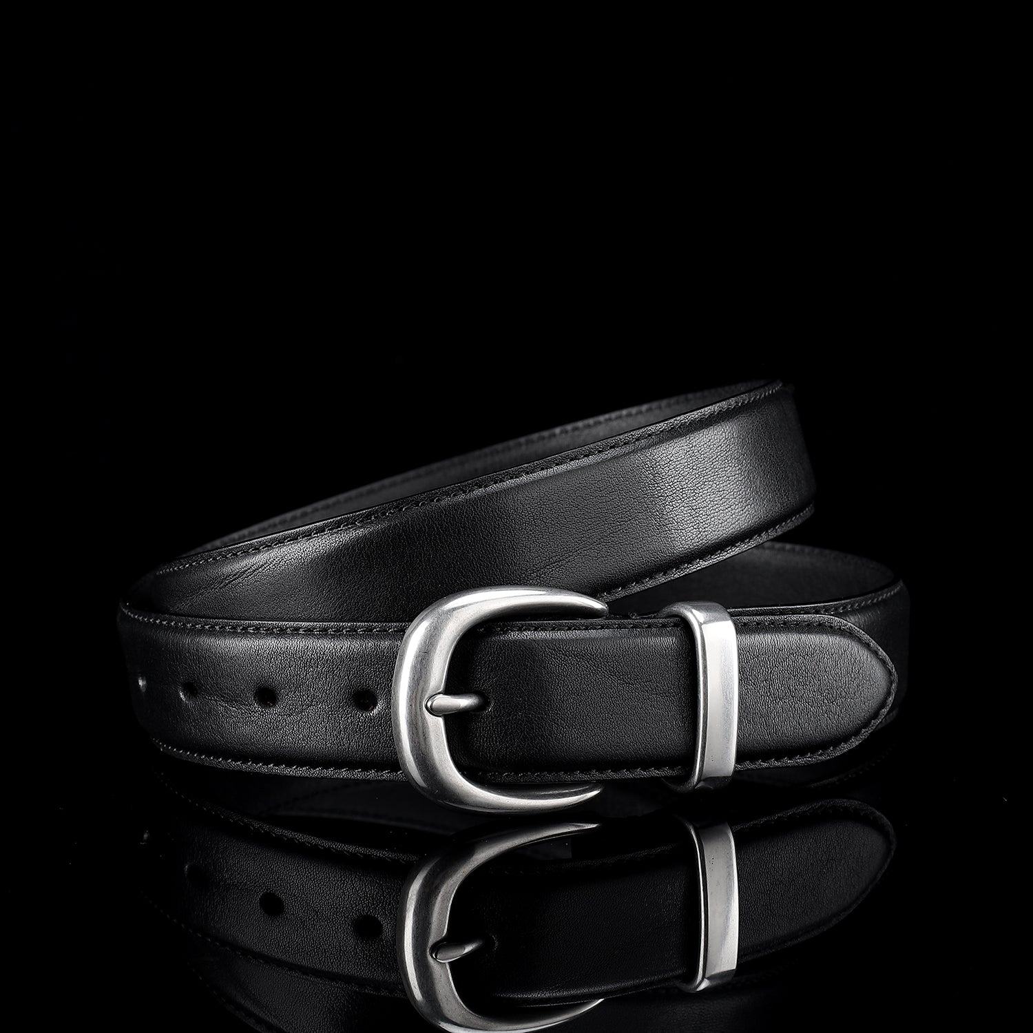 BELTLEY Women's Classic Black Leather Belt